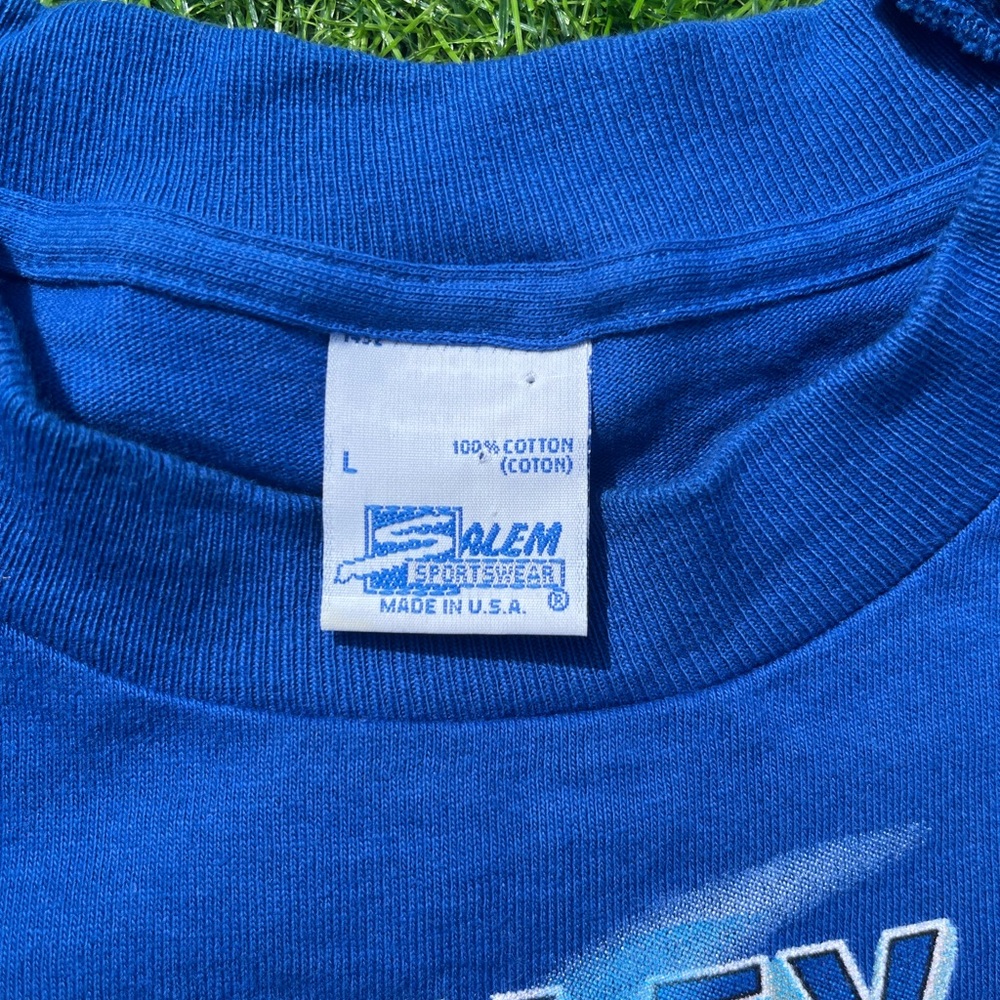 Vintage Avs Tee - Picture 5 of 5